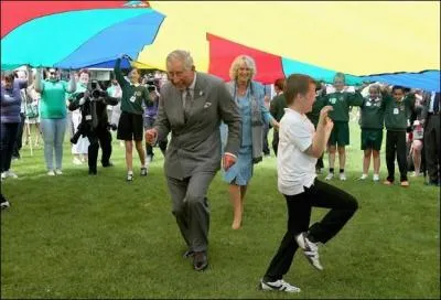 Si vous ne trouvez pas le film parodié par Charlie, c'est vraiment à se taper la tête contre un mur, alors cessez de vous lamenter !