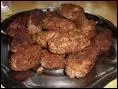 Les keftedhes sont des croquettes à la viande, pommes de terre et oignons, qui viennent de ...