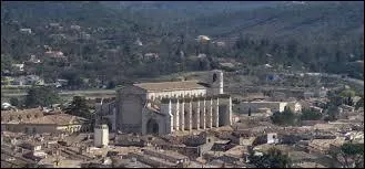 Nous poursuivons par une visite de la ville pacaïenne de Saint-Maximin-la-Sainte-Baume. Pour cela, nous devons nous rendre dans le département ...