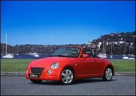 Cette voiture est une ...