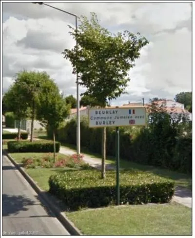 La petite ville de Beurlay, qui abrite environ 1000 Beurlaisien(ne)s, est jumel&eacute;e avec celle de ...