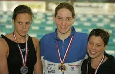 Camille Muffat s'illustre en 2005 en battant Laure Manaudou sur l'épreuve du 200 mètres quatre nages lors des championnats de France à Nancy. Elle n'a que :
