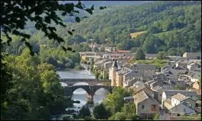 Voici une vue de Brassac. Ville Tarnaise, elle se trouve en région ...