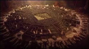 Que se passe-t-il (habituellement) dans le Labyrinthe une fois la nuit tombée ? ( plusieurs réponses )