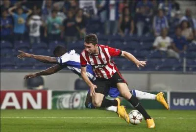 " Il se trouva là le marquis de Condorcet, qui l'a surtout houspillé de la bonne sorte". Que constitue le mot "houspillé" ?