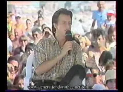 Diffusée les après-midis sur Fr3, son présentateur était le plus souvent Thierry Beccaro, mais Vincent Perrot prenait le relais pour l'émission du mercredi pour les enfants, et d'autres présentateurs sont passés par cette émission, notamment Marie-Ange Nardi.
L'émission était tournée en extérieur et changeait de ville régulièrement.