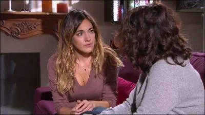 Comment s'appelle la journaliste vicieuse qui a abusé de Jeanne Carmin et plein d'autres pendant l'affaire Élise Carmin ?