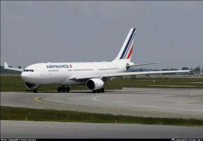 Comment s'appelle cet avion ?