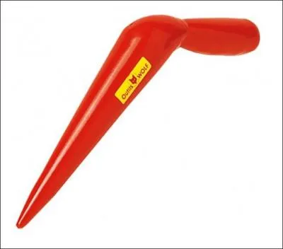 Jour 30. Outil servant à faire des trous dans la terre pour planter des végétaux.