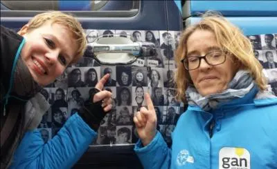 Quelle ville accueille le lancement de la 25e édition du rallye Aïcha des Gazelles qui rassemble 185 équipages soit 370 femmes issues de 17 nationalités différentes ?