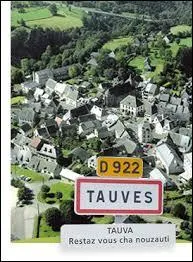 Village du Puy-de-Dôme, Tauves se situe en région ...