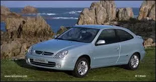 La version 3 portes de ce modèle prenait le nom de Coupé. Cette voiture est une ...