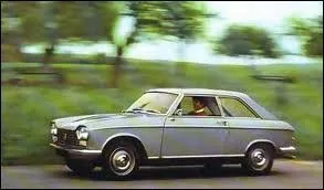 Nous restons avec les voiture de collection. Celle-ci est une ...