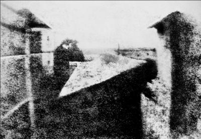 C'est là que fut prise la première photographie réalisée au monde, par Nicéphore Nièpce, dans une petite ville de Saône-et-Loire !