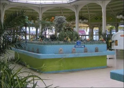 C'est en espérant l'aval de votre entière collaboration que je vous demande de trouver le nom de cette ville, qui d'ailleurs coule de source !