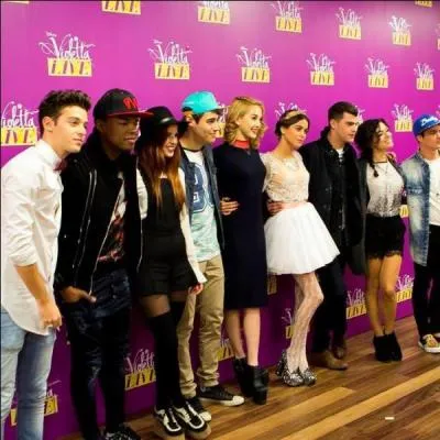 Qui chante "Friends Till The End" ?