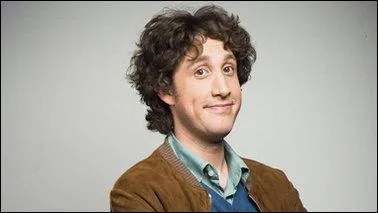 Comment s'appelle l'intello de la bande ?