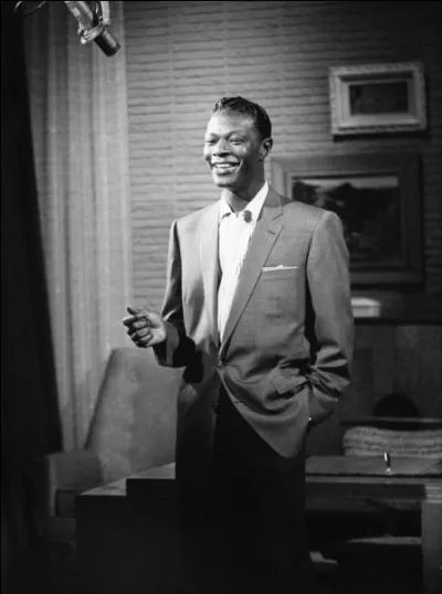 Ce chanteur et pianiste de jazz américain à la voix de velours fut victime de préjugés raciaux quasiment toute sa vie. Il fut proche de John Fitzgerald Kennedy qui le consulta au sujet du Mouvement pour les droits civiques aux États-Unis.