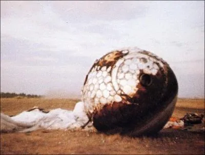 Gloire de la nation en orbite.