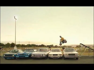 Si j'ai une idée trop avantageuse de moi-même et que j'ai une confiance excessive en moi, je suis... (agrandissez la photo ! )