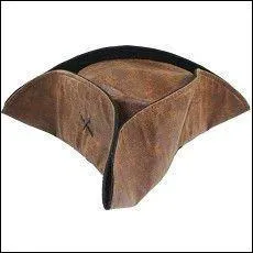 A qui ce tricorne appartient-il ?