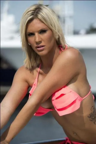 À combien de saisons des "Anges" Amélie a-t-elle participé ?