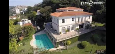 Qui est la marraine de la maison ?