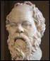 Ce philosophe grec, né vers 469 avant J.-C., est l'inventeur de la philosophie morale et politique. Sa mère était sage-femme. 
Qui était-il ?