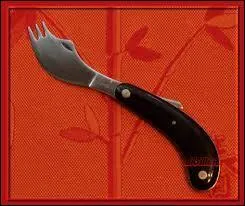 De quelle ville est issu le salon Coutellia qui accueille chaque année au printemps plus d'une centaine de couteliers-fabricants et couteliers d'arts ?