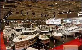 Quelle ville reçoit "Le Grand Pavois" qui est l'un des plus importants salons nautiques internationaux à flot ?