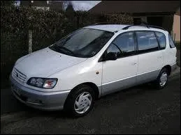 Parfait pour les repas au grand air, ce modèle est un ...