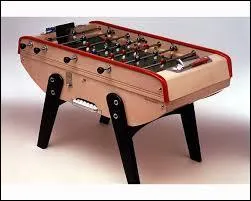 Le principal du lycée va acheter deux ________.