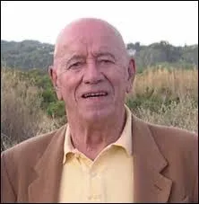 Cet immense comédien français nous a quitté en 2005. La majeure partie de sa carrière s'est déroulée dans les années 60/70, il a notamment joué dans de nombreuses réalisations signées Georges Lautner et Michel Audiard. Cet acteur se nomme :