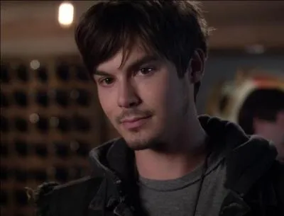 Avec qui Hanna sort-elle ?