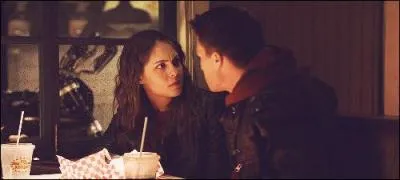 Où Roy et Théa se sont-ils vraiment rencontrés ?