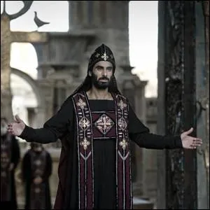 Évêque d'Alexandrie en 412 apr. J.-C., après avoir fait massacrer l'exceptionnelle Hypatie par ses sauvages de chrétiens fanatiques, ce pourri sera canonisé pour avoir endormi cette ville de la connaissance. Qui était-il ?