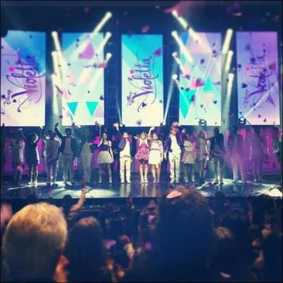 Au concert de Violetta, quelle chanson chantent-ils ?