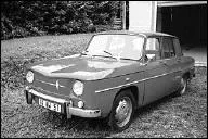 Quel est le modèle de cette voiture Renault (1962) ?