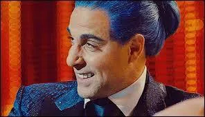 Comment s'appelle le présentateur de la chaîne ?