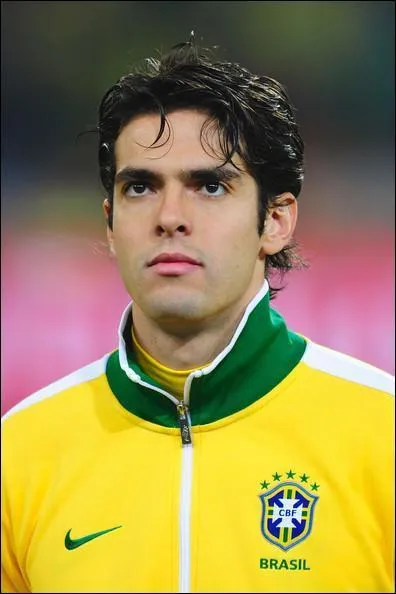 Quel est ce joueur de foot ?