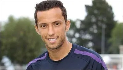 Quel est ce joueur de foot ?