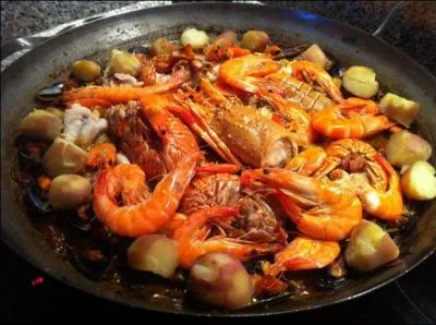 Ce plat catalan ou espagnol réalisé avec des poissons de roches, crevettes, langoustines, calamars, moules est une zigouillela :