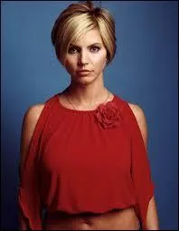 Cord&eacute;lia re&ccedil;oit la visite de ... dans l'&eacute;pisode "Amie ou ennemie".