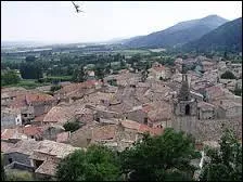 La commune paca&iuml;enne de Peyruis se trouve dans le d&eacute;partement ...