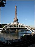 Ce pont en arc, piétonnier, de 125 mètres de long, a été construit en 1900 à Paris, sur la Seine. Il est inscrit au patrimoine mondial (1996), son nom est :