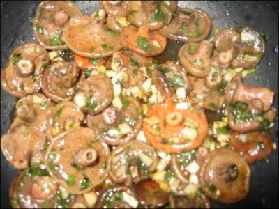 Préparés à l'ail et au persil, que sont ces champignons ?