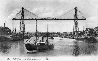 Ce pont transbordeur de 141 m, a été construit en 1903 sur la Loire en Loire-Atlantique, il a été détruit en 1958. Il était situé à :