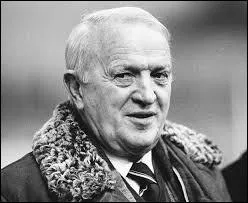 De 1973 à 1975, exceptionnellement, le sélectionneur de l'équipe de France n'était pas français. Quelle était la nationalité de Ștefan Kovács ?