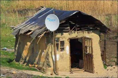 Avec les lettres de mon nom, on peut écrire le nom de ma maison, je suis ...