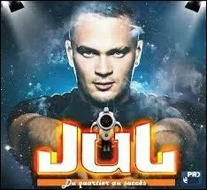 A-t-il une petite amie ?